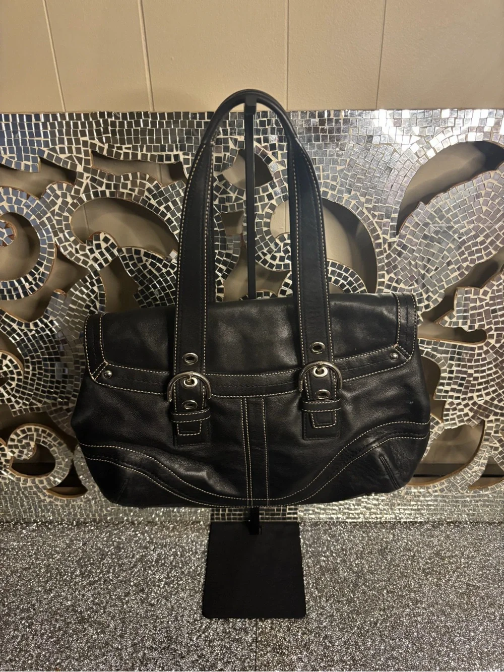 🎀Vintage Coach Black Leather Satchel with Contrast Stitching and Buckle Accents